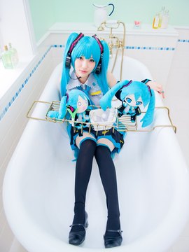 Vocaloid - Hatsune Miku cosplay by Kuuya_090