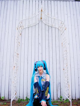 Vocaloid - Hatsune Miku cosplay by Kuuya_339