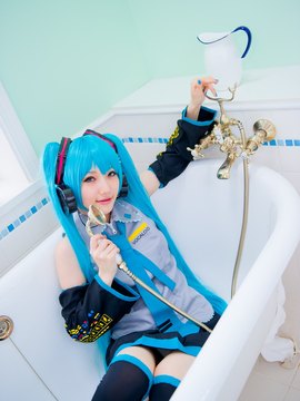 Vocaloid - Hatsune Miku cosplay by Kuuya_058