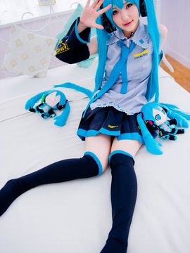 Vocaloid - Hatsune Miku cosplay by Kuuya_181