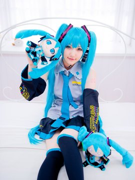 Vocaloid - Hatsune Miku cosplay by Kuuya_142