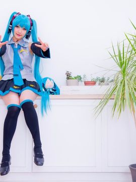 Vocaloid - Hatsune Miku cosplay by Kuuya_238