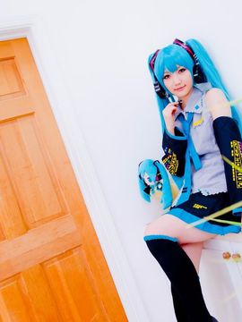 Vocaloid - Hatsune Miku cosplay by Kuuya_247