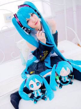 Vocaloid - Hatsune Miku cosplay by Kuuya_154