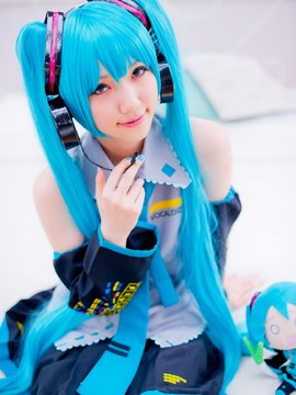 Vocaloid - Hatsune Miku cosplay by Kuuya_132