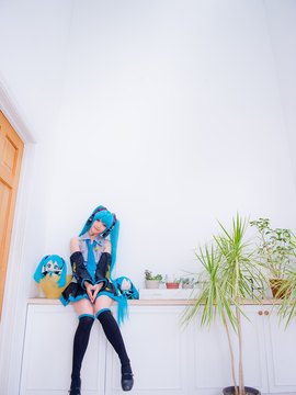 Vocaloid - Hatsune Miku cosplay by Kuuya_239