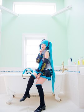 Vocaloid - Hatsune Miku cosplay by Kuuya_106