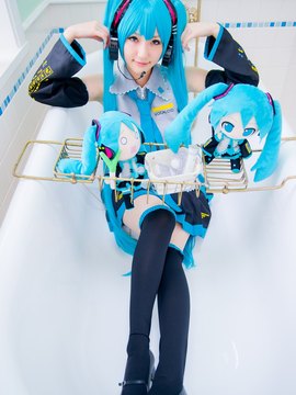 Vocaloid - Hatsune Miku cosplay by Kuuya_093