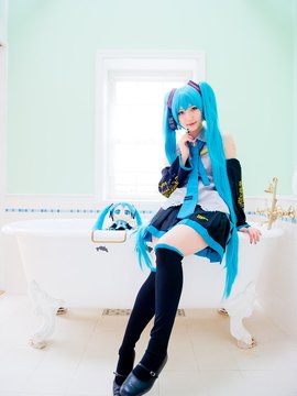 Vocaloid - Hatsune Miku cosplay by Kuuya_100