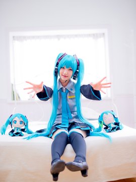 Vocaloid - Hatsune Miku cosplay by Kuuya_130