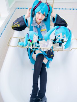 Vocaloid - Hatsune Miku cosplay by Kuuya_092