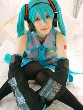 Vocaloid - Hatsune Miku cosplay by Kuuya_345