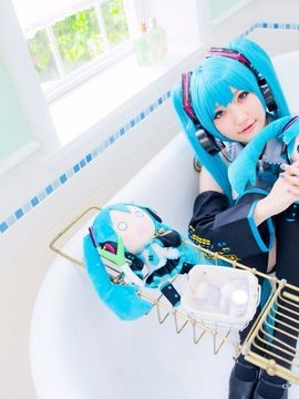 Vocaloid - Hatsune Miku cosplay by Kuuya_081