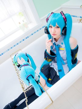 Vocaloid - Hatsune Miku cosplay by Kuuya_098