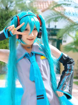 Vocaloid - Hatsune Miku cosplay by Kuuya_351