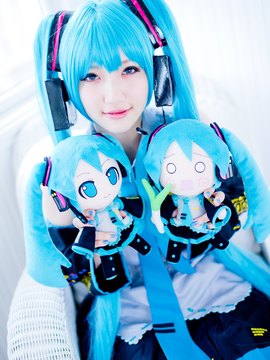 Vocaloid - Hatsune Miku cosplay by Kuuya_030