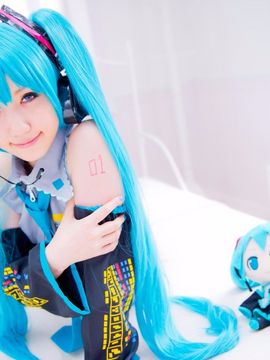 Vocaloid - Hatsune Miku cosplay by Kuuya_207