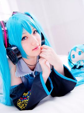 Vocaloid - Hatsune Miku cosplay by Kuuya_194