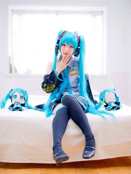 Vocaloid - Hatsune Miku cosplay by Kuuya_124