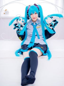 Vocaloid - Hatsune Miku cosplay by Kuuya_139