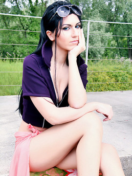 Nico Robin by Goldnessyami_05