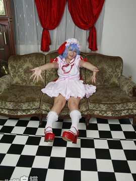 Touhou - Remilia Scarlet cosplay by Kaori_042