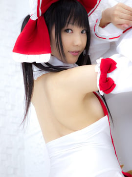 Touhou - Hakurei Reimu cosplay by Lenfried_005