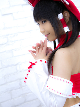 Touhou - Hakurei Reimu cosplay by Lenfried_021