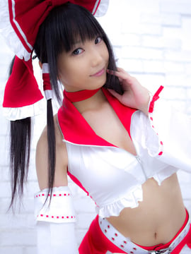 Touhou - Hakurei Reimu cosplay by Lenfried_022