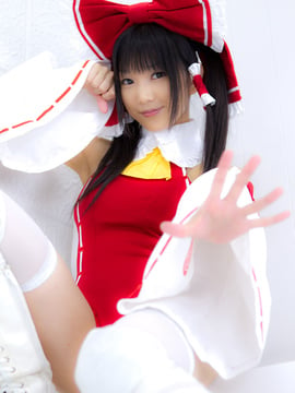 Touhou - Hakurei Reimu cosplay by Lenfried_017