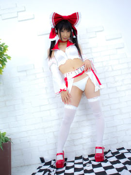 Touhou - Hakurei Reimu cosplay by Lenfried_018