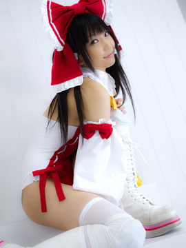 Touhou - Hakurei Reimu cosplay by Lenfried_012