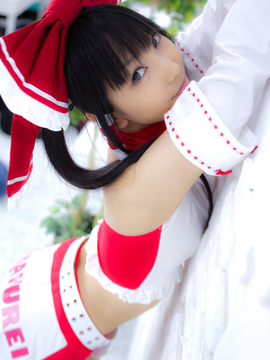 Touhou - Hakurei Reimu cosplay by Lenfried_006