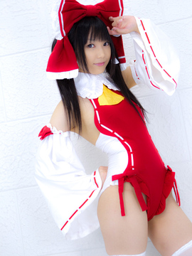 Touhou - Hakurei Reimu cosplay by Lenfried_004