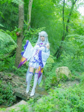 《Re从零开始的异世界生活》Emilia C O S P L A Y_Re：从零开始的异世界生活Emilia 爱蜜莉雅 (13)