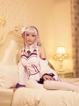 《Re从零开始的异世界生活》Emilia C O S P L A Y_爱蜜莉雅 公式服 (8)