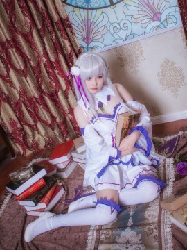 《Re从零开始的异世界生活》Emilia C O S P L A Y_Re从零开始的异世界生活 (9)