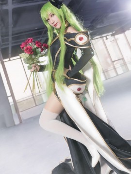 《CODE GEASS》C.C ED插画皇后装 C O S P L A Y_反叛的鲁路修c.c皇后装 (8)