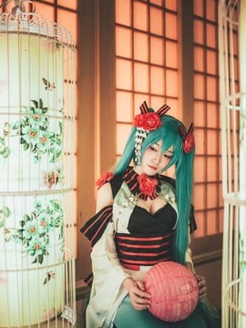 螺旋猫异国歌姬版“初音未来”COS_0059